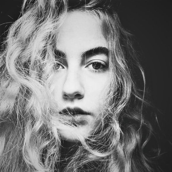 Meet your Posher, Madelyn Kaye! - Picture 7 of 11